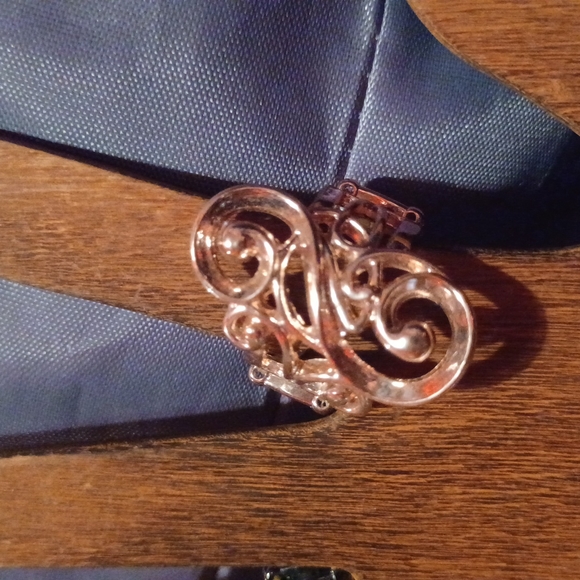 Ring - Picture 3 of 5